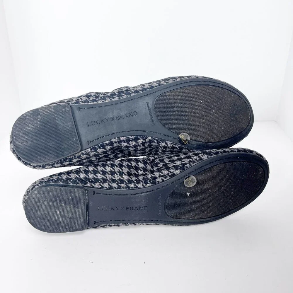 2/$14 Ecco Leather Sneakers 41